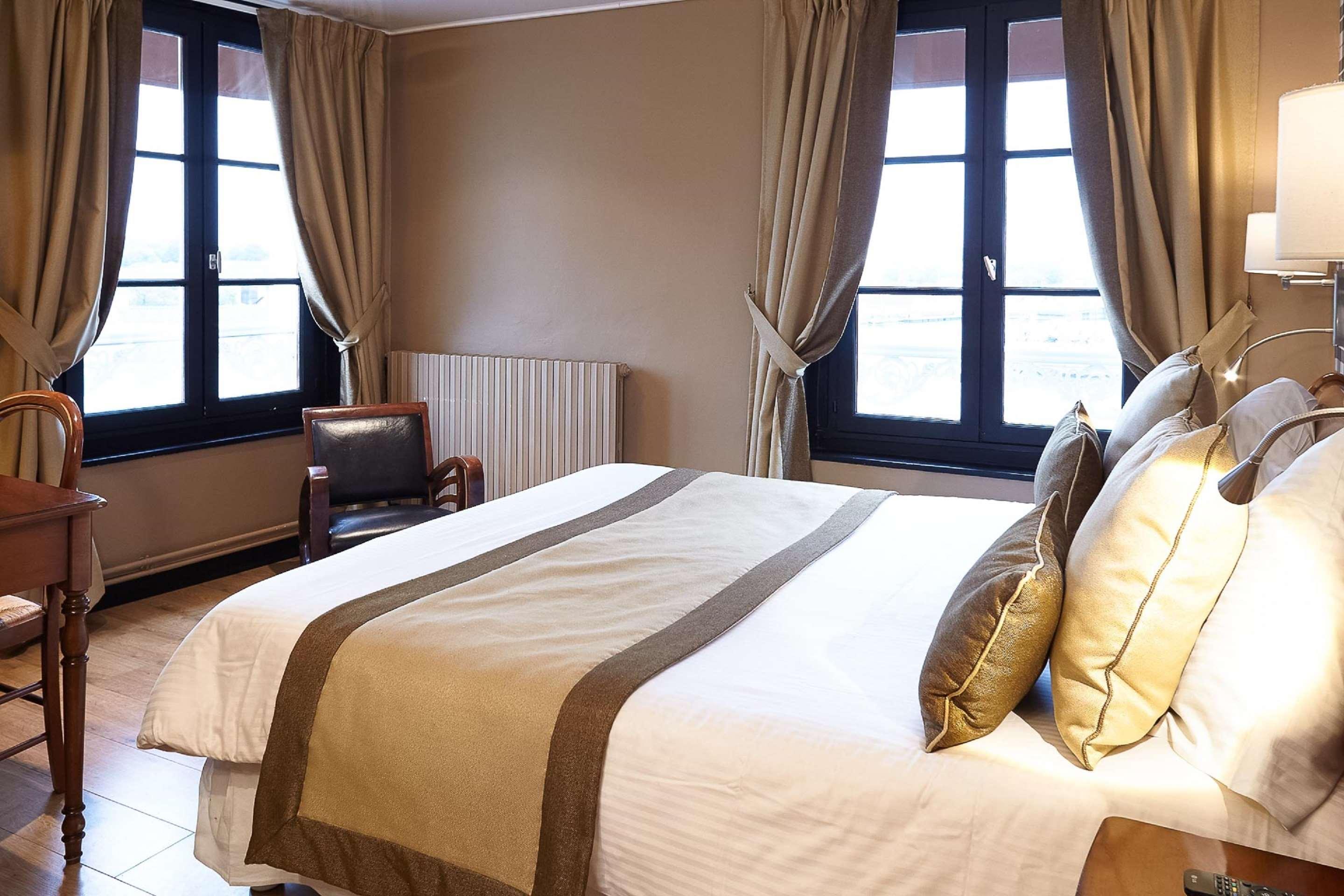 Western Le Cheval Blanc -vue Sur Le Port-plein Centre Hotel 3*