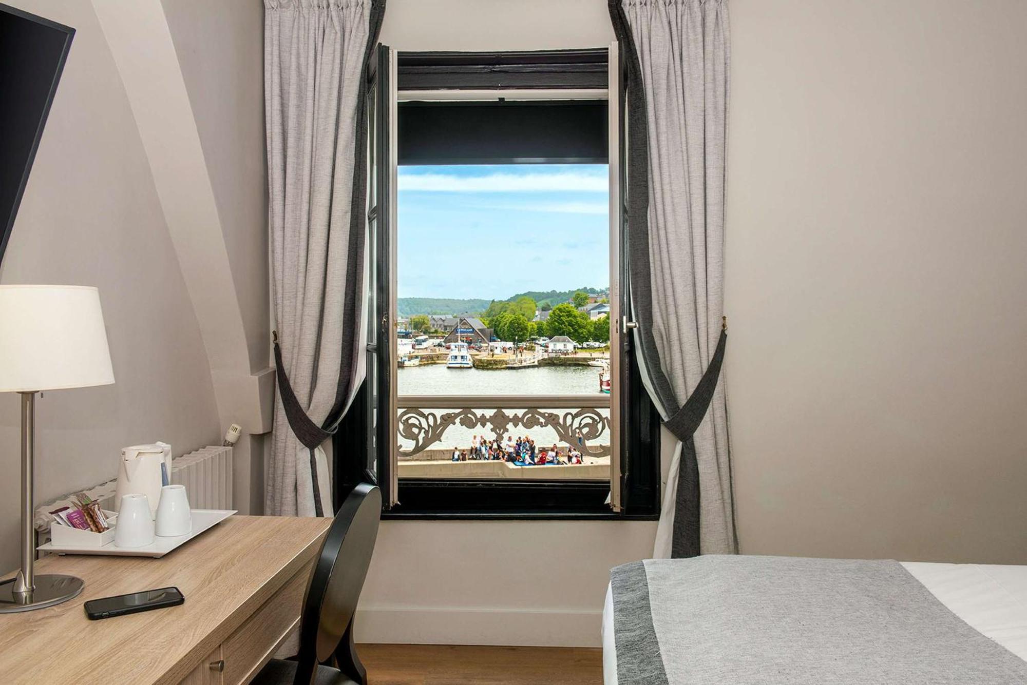 Western Le Cheval Blanc -vue Sur Le Port-plein Centre Hotel 3*