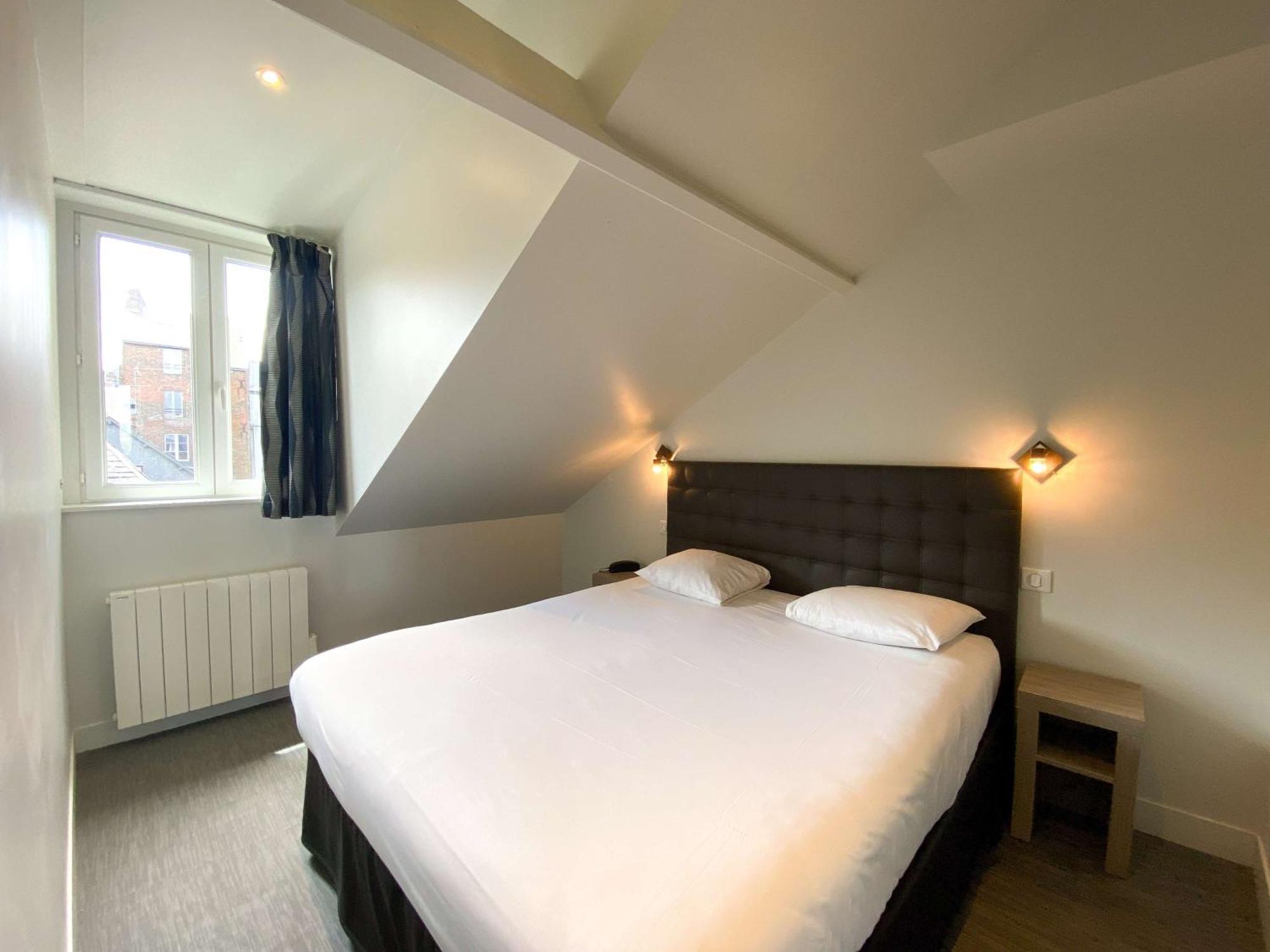 Western Le Cheval Blanc -vue Sur Le Port-plein Centre 3*